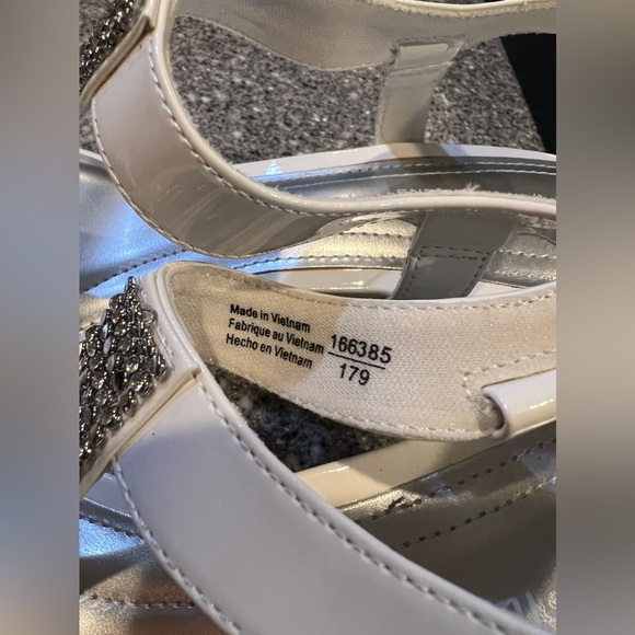 Comfort Plus by Predictions Swanky White Patent wedge sandal.  NWT Size 8W - Picture 11 of 12